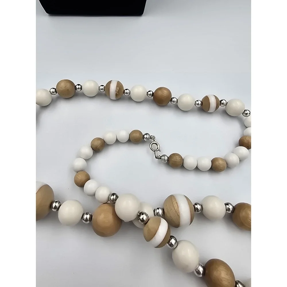 Vintage Wood & White Beaded Necklace Long Statement‎ Jewelry Silver Tone Clasp